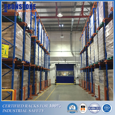 Azionamento del magazzino di conservazione frigorifera nel sistema di racking del pallet